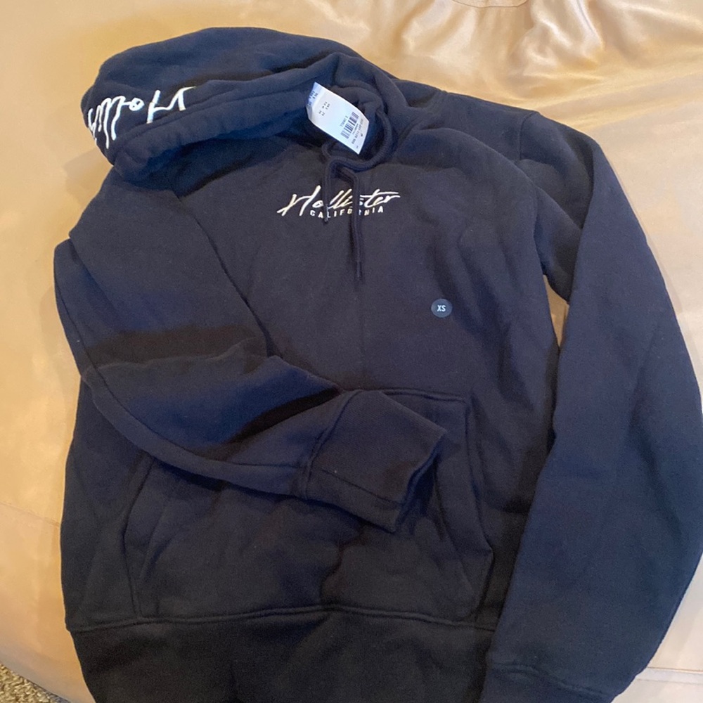 Men’s Hollister hooded sweatshirt size XS new with tags